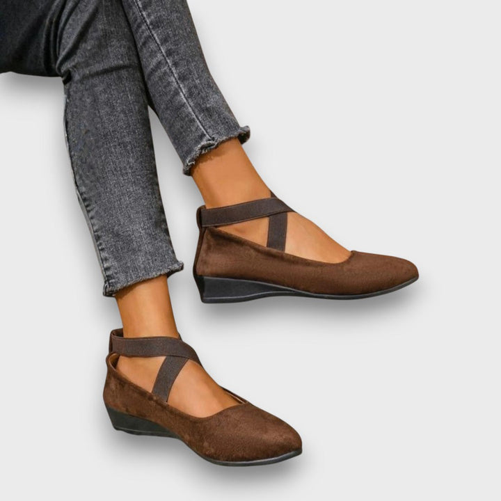 Arlena Elegant closed wedge shoes