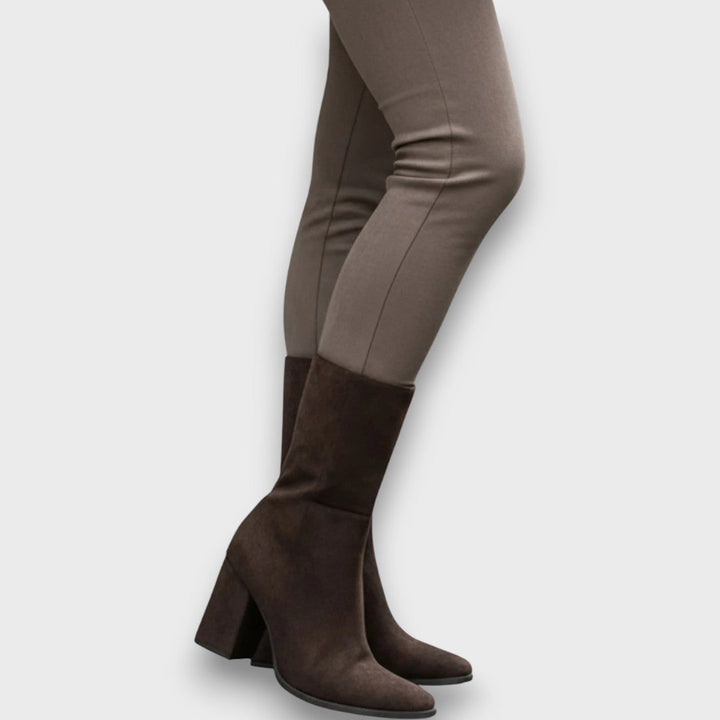 Lorviera Classic brown heeled boots