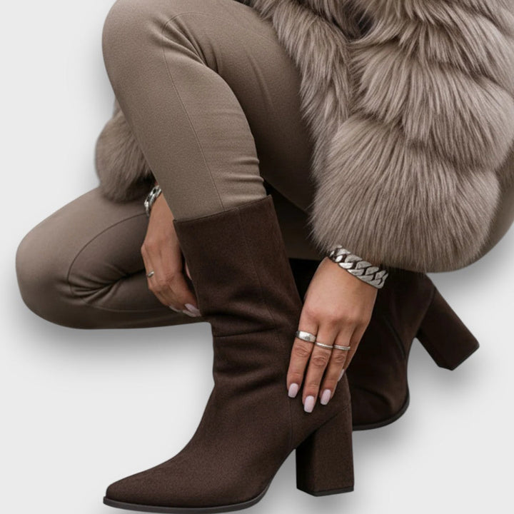 Lorviera Classic brown heeled boots